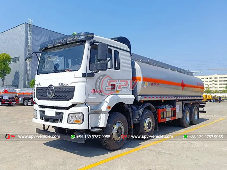 SHACMAN 8x4 Fuel Supply Truck - Front Left Side